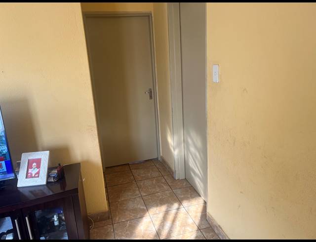 2 BEDROOM FREEHOLD FOR SALE IN SOSHANGUVE VV